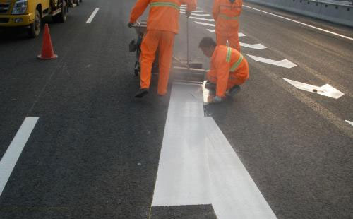 琼结丙烯酸标线涂料