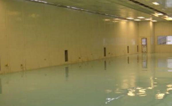 琼结自流平环氧地坪中涂