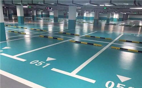 琼结琼结环氧地坪中涂：构筑坚固地面的关键环节